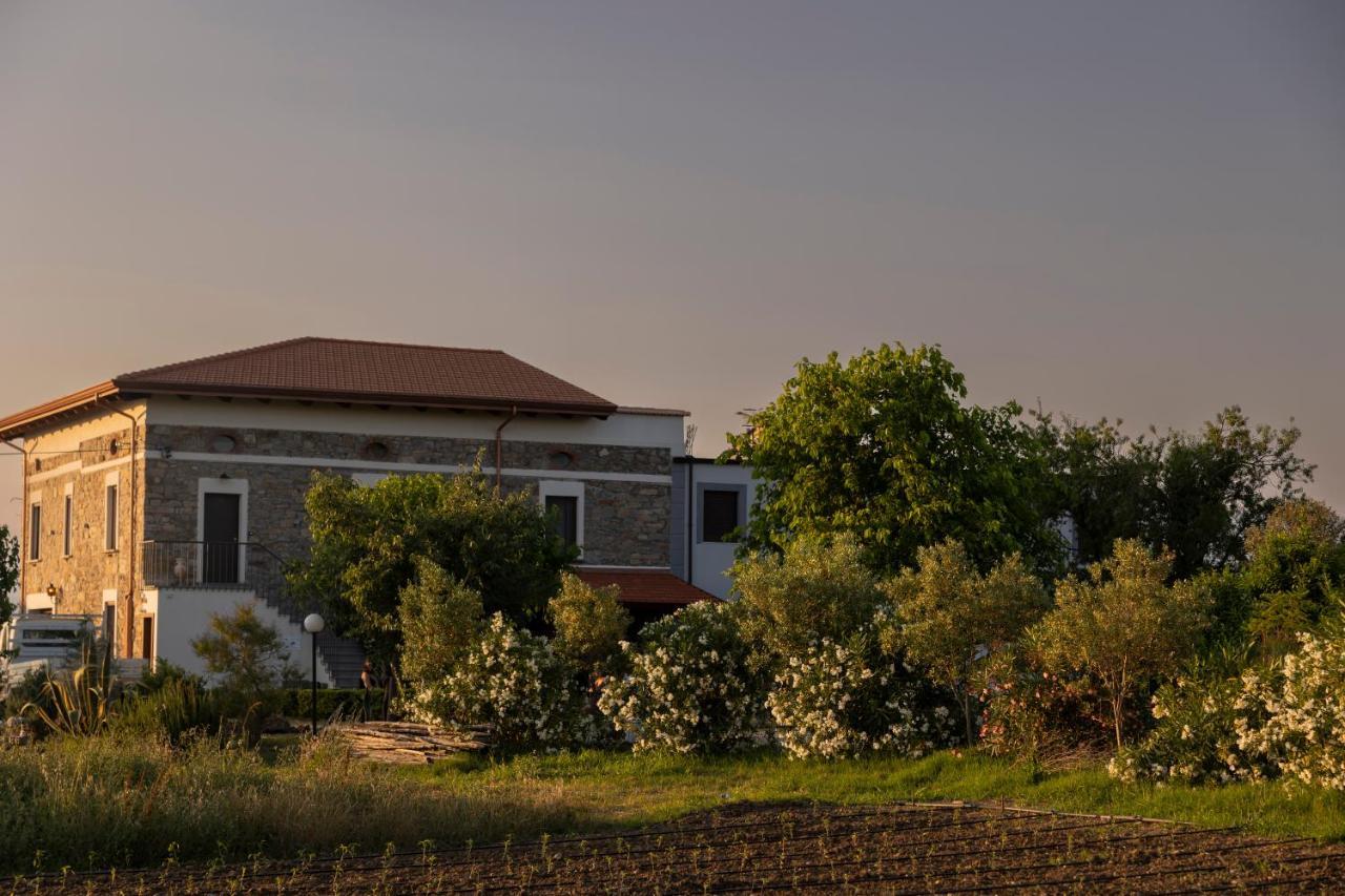 Вилла Agri Charme Tenuta Picilli Albanella Экстерьер фото