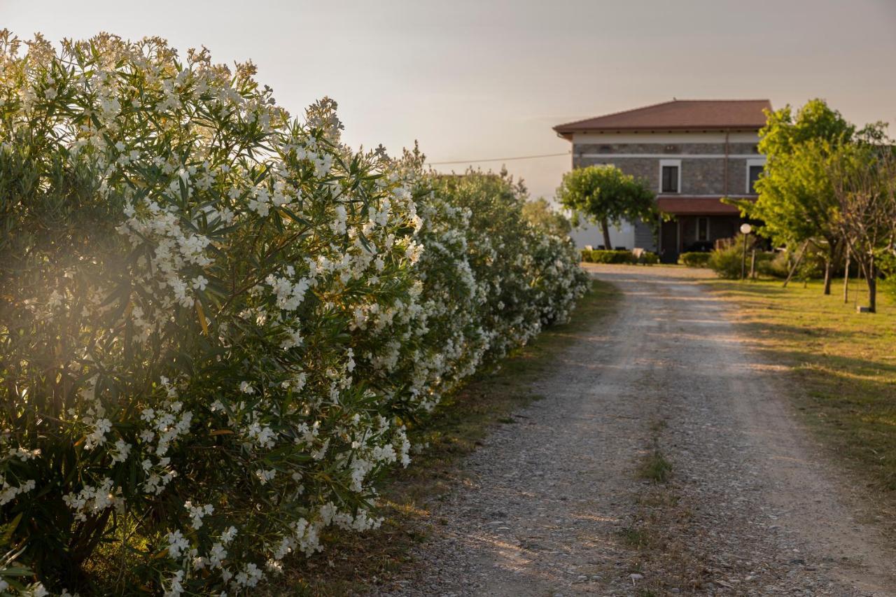 Вилла Agri Charme Tenuta Picilli Albanella Экстерьер фото