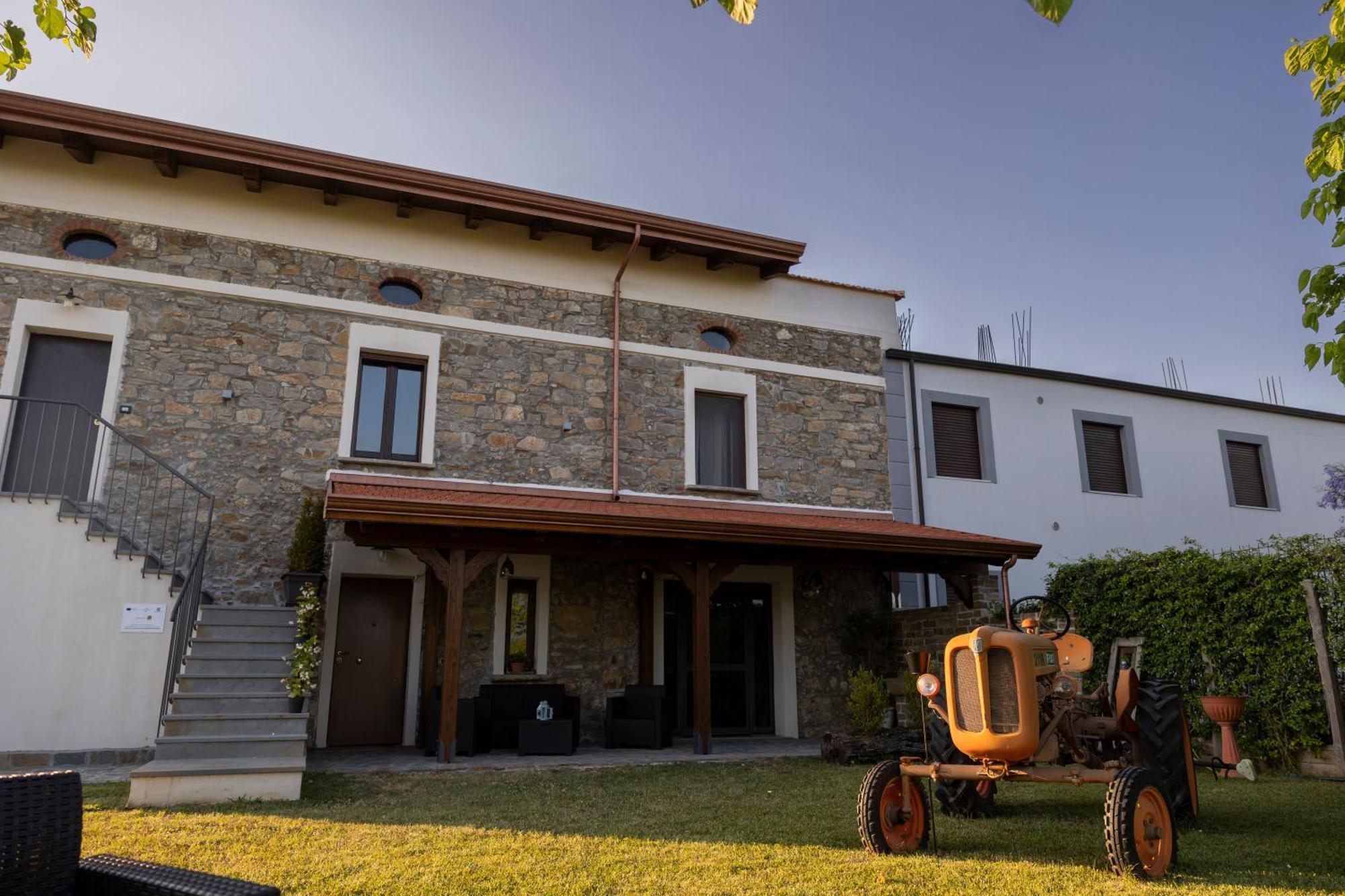 Вилла Agri Charme Tenuta Picilli Albanella Экстерьер фото